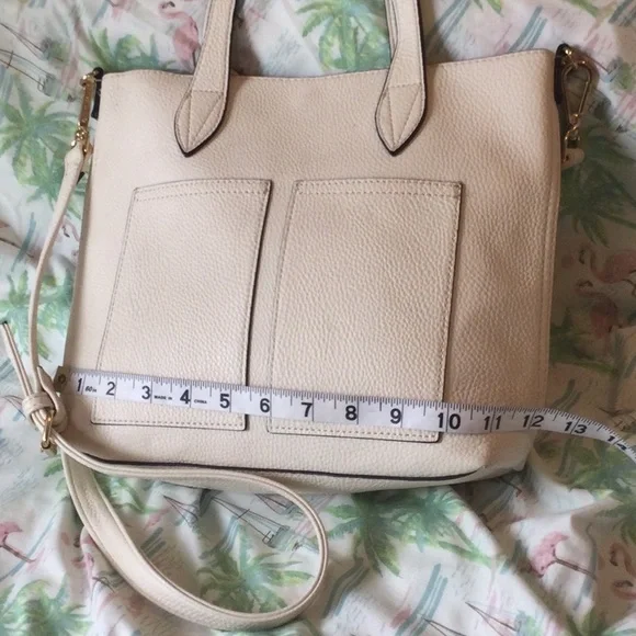 Steve Madden crossbody satchel handbag. Off white faux ivory pebbled leather. - Picture 2 of 10